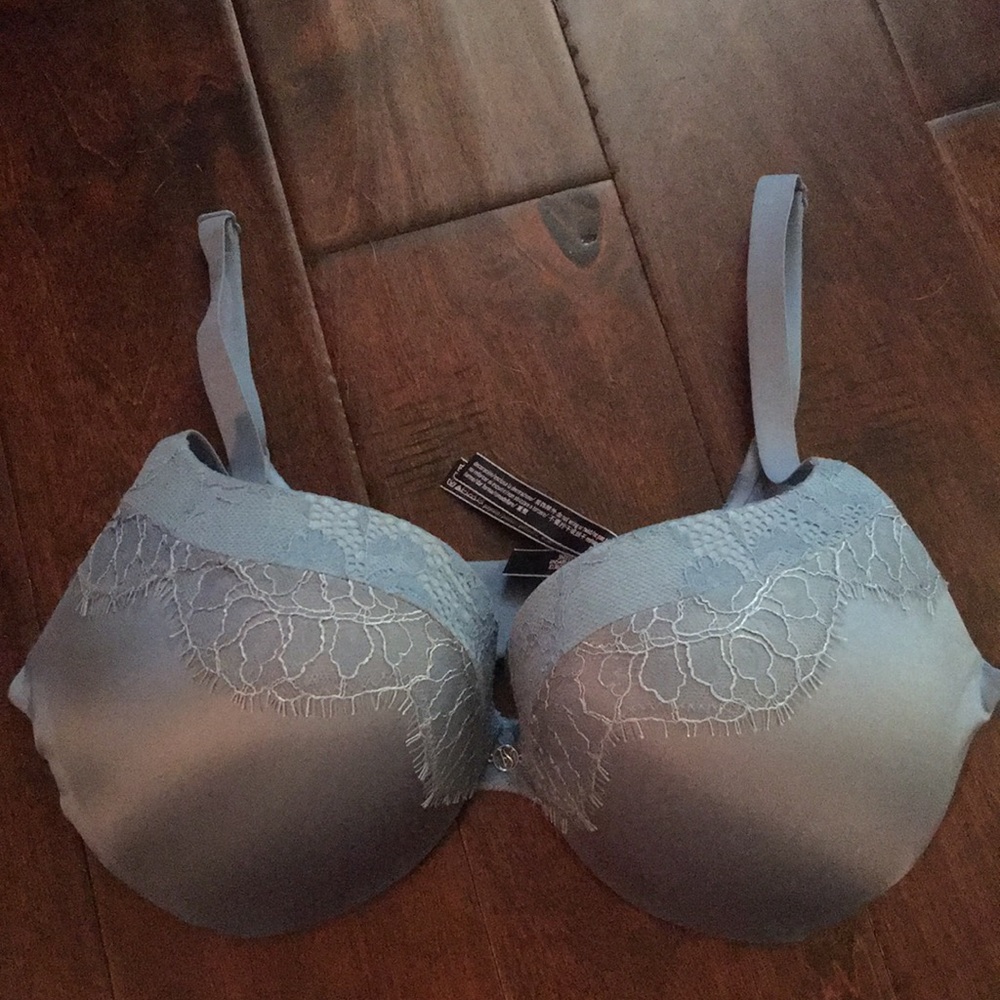 Victoria’s Secret 34D very sexy padded push up bra